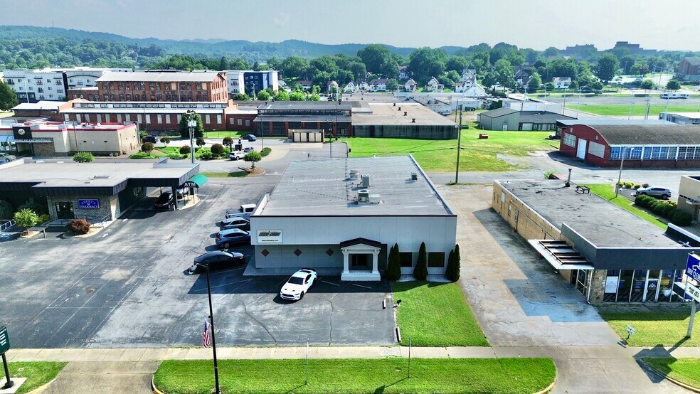 More Photos Of 444 Center St, Kingsport Light Manufacturing For Sale