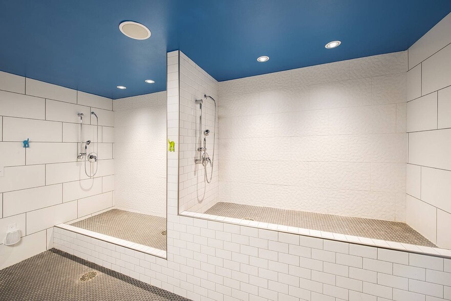More Photos Of 1000 Berkley Pky, Kansas City Apartments For Sale