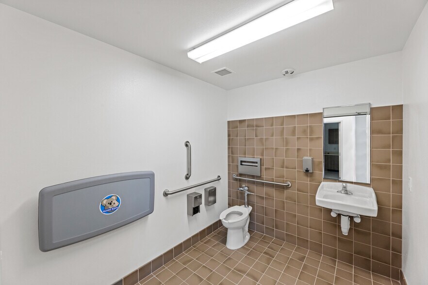 More Photos Of 6980 Resource Dr, Reno Warehouse For Lease