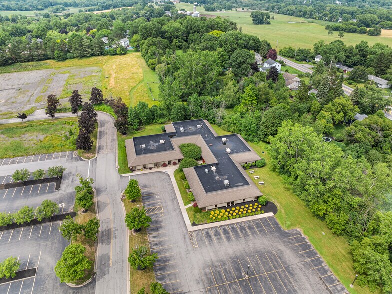 More Photos Of 100 Cross Keys Office Park, Fairport Unknown For Lease