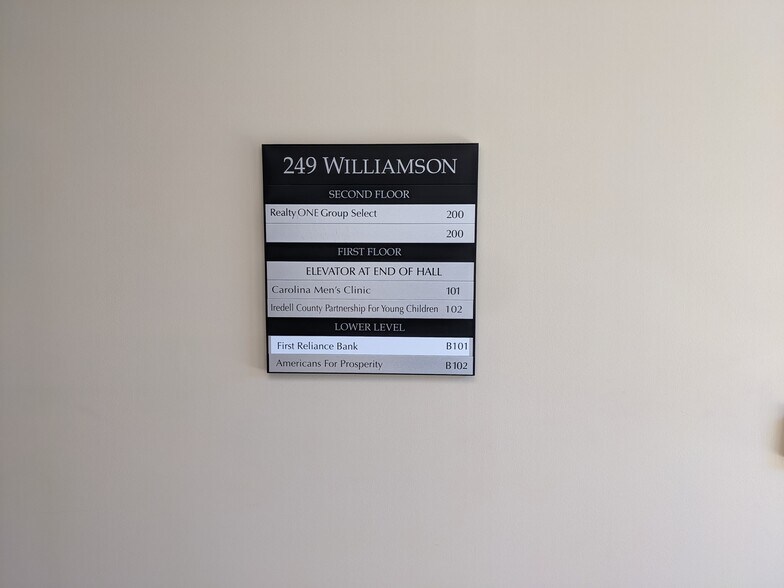 More Photos Of 249 Williamson Rd, Mooresville Medical For Lease