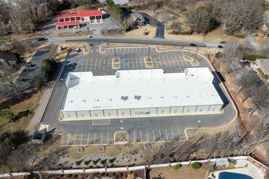More Photos Of 1140 E Butler Rd, Greenville General Retail For Lease