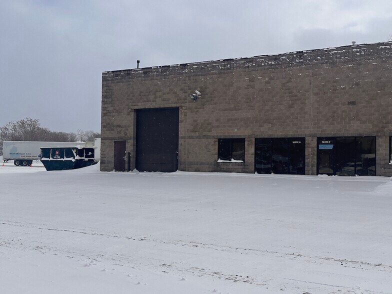 More Photos Of 3408 Busch Dr SW, Grandville Manufacturing For Sale
