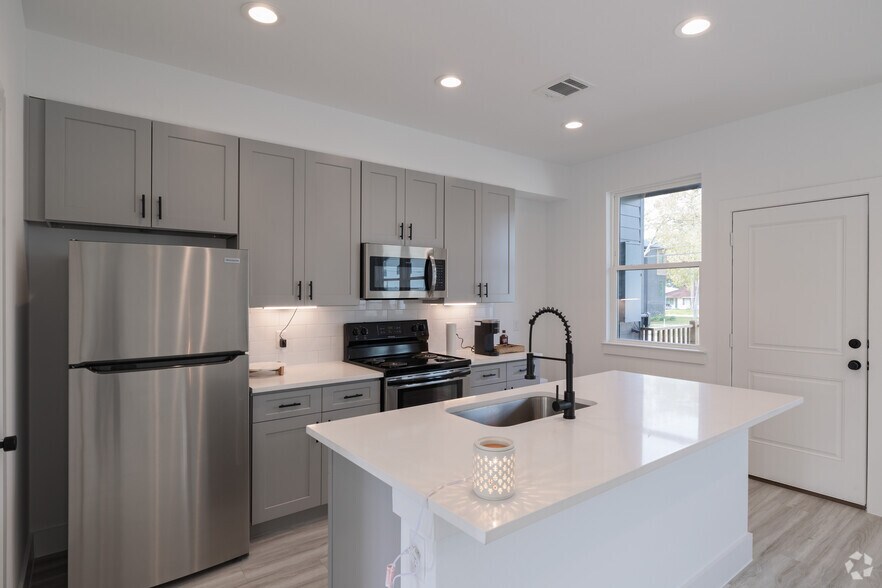 More Photos Of 2527 Judiway St, Houston Apartments For Sale