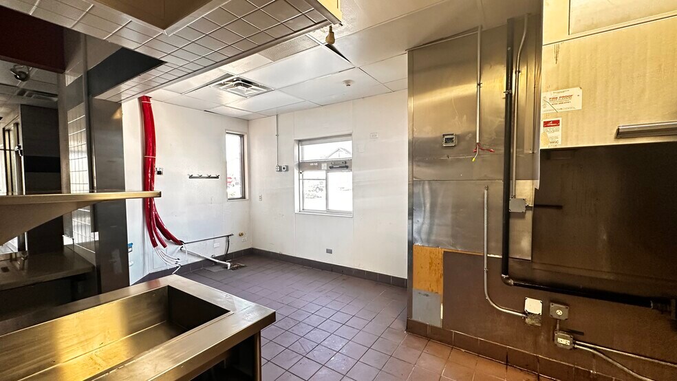 More Photos Of 34528 N Highway 45, Third Lake Fast Food For Lease