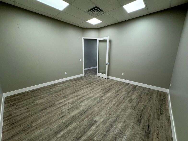 More Photos Of 138-142 S K St, Tulare Storefront Retail Office For Lease
