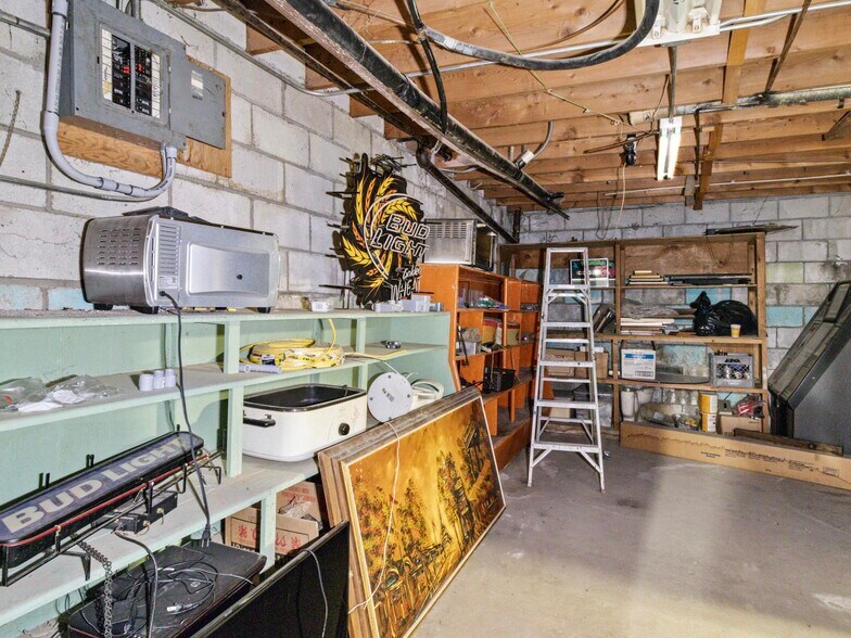 More Photos Of 1015 Chestnut St, Carlin Convenience Store For Sale