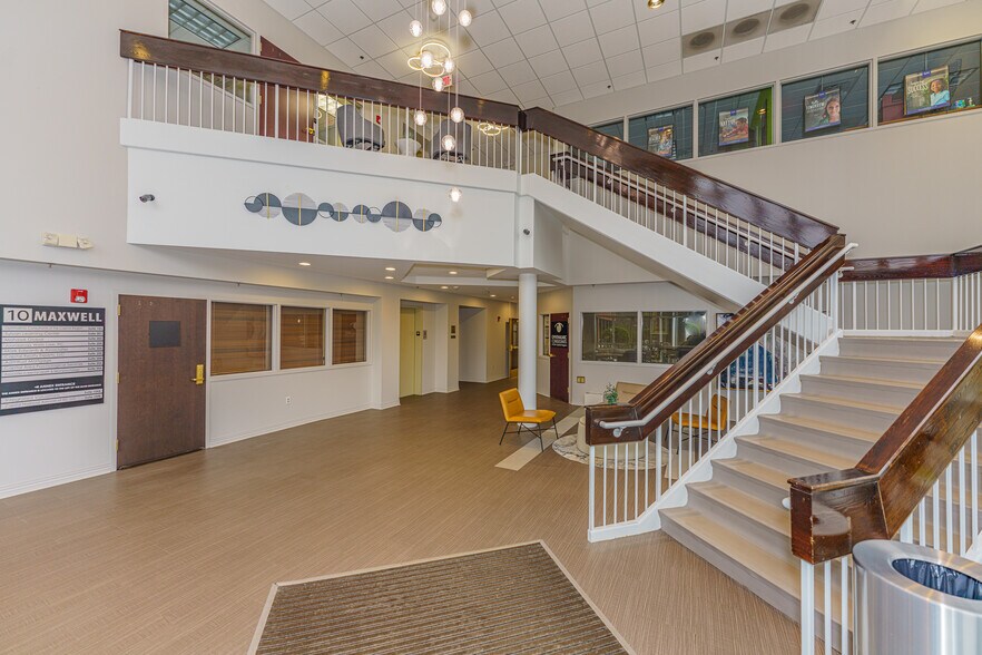 More Photos Of 10 Maxwell Dr, Clifton Park Medical For Lease