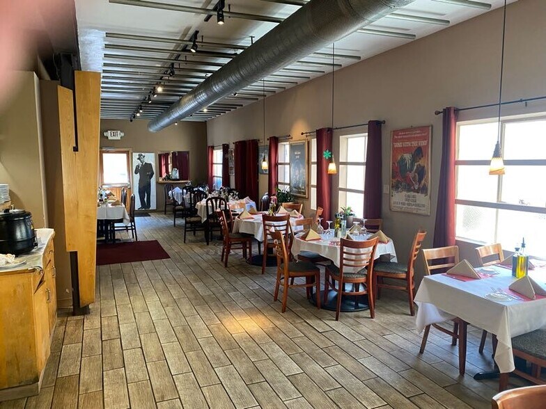 More Photos Of 1075-1077 El Camino Real, Menlo Park Restaurant For Sale