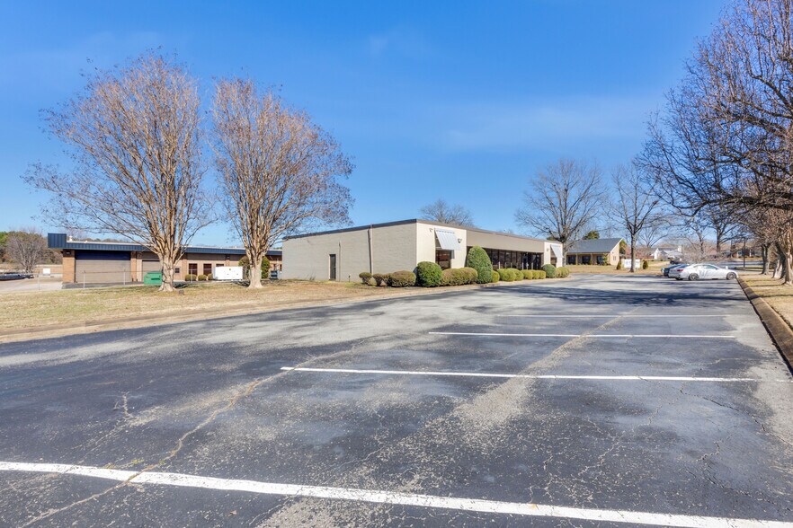 More Photos Of 57 Directors Row, Jackson Office For Sale