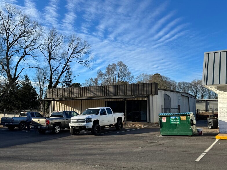 More Photos Of 8665 Maysville Rd, Maysville Self Storage For Sale