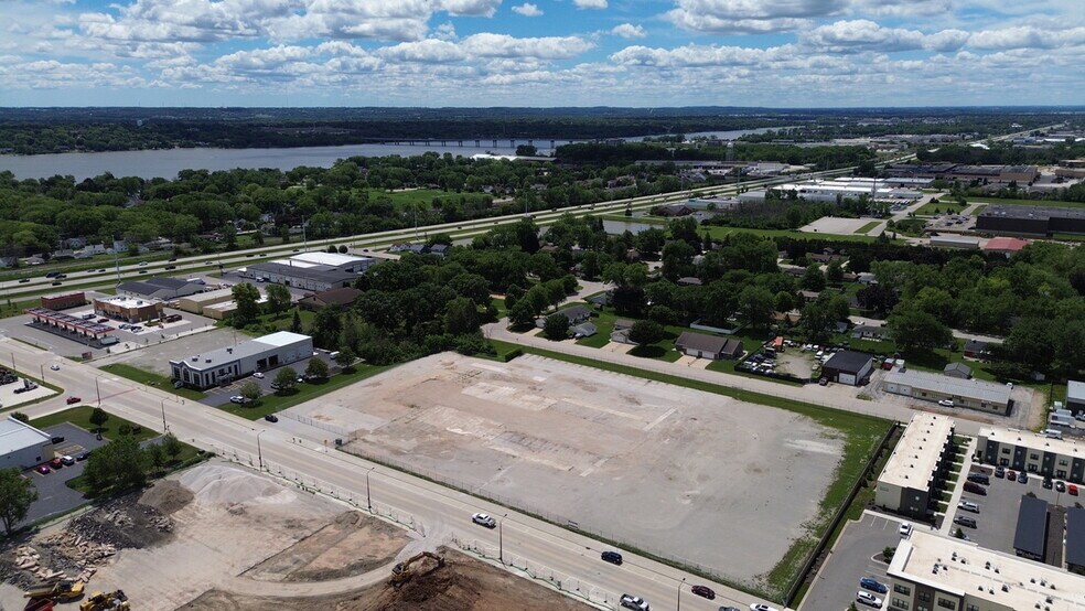 More Photos Of 651 Mike McCarthy Way, Ashwaubenon Land For Sale