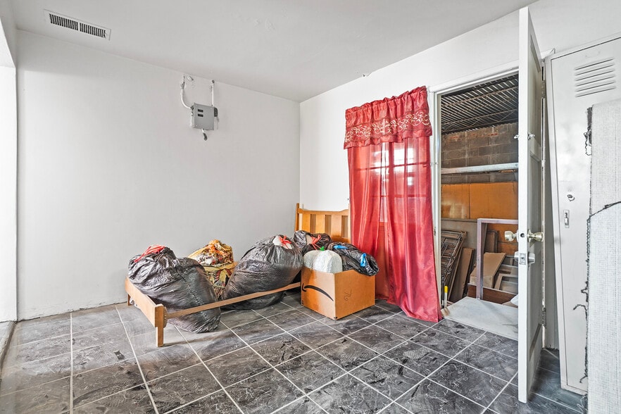 More Photos Of 1600 Wyoming Ave, El Paso Storefront Retail Residential For Sale