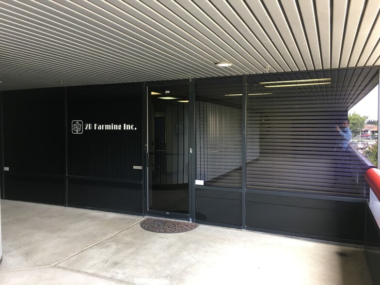 More Photos Of 5401 Business Park S, Bakersfield Loft Creative Space For Lease