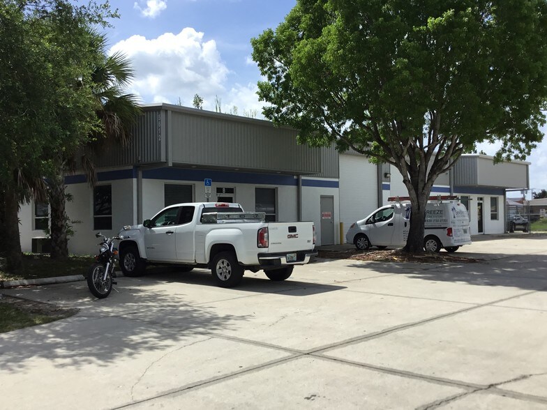 More Photos Of 5612 6th St W, Lehigh Acres Warehouse For Lease