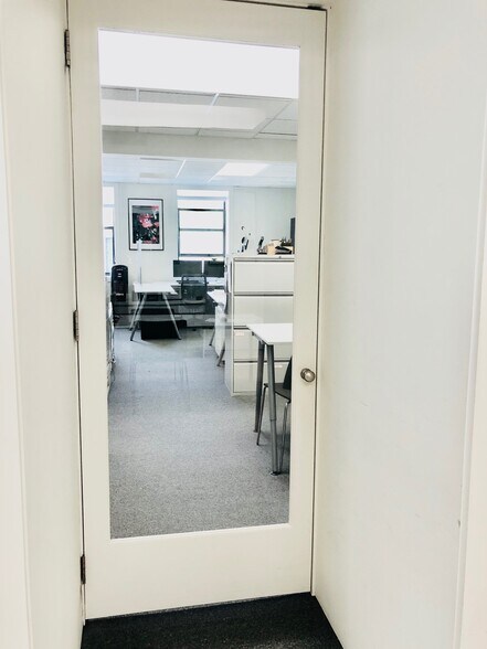 More Photos Of 19 W Putnam Ave, Greenwich Office For Lease