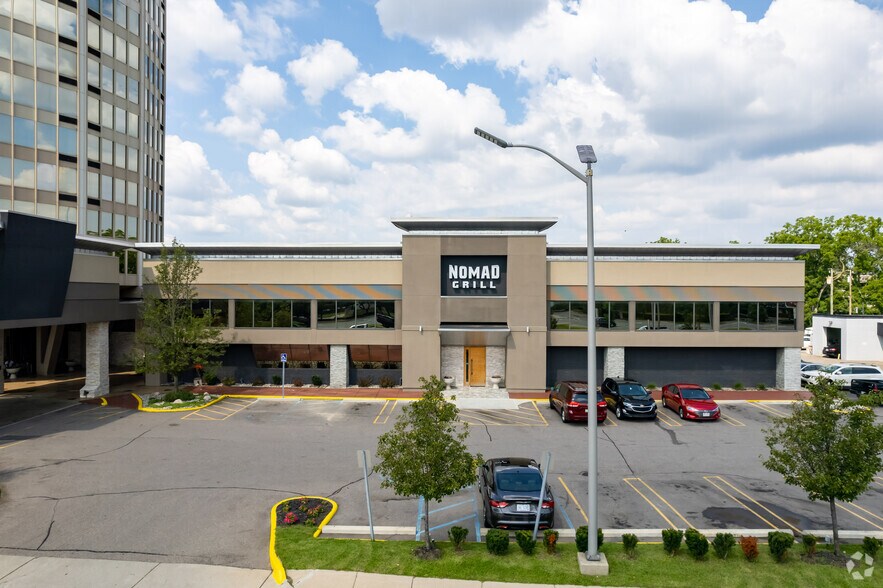 More Photos Of 26555 Telegraph Rd, Southfield Hotel For Sale