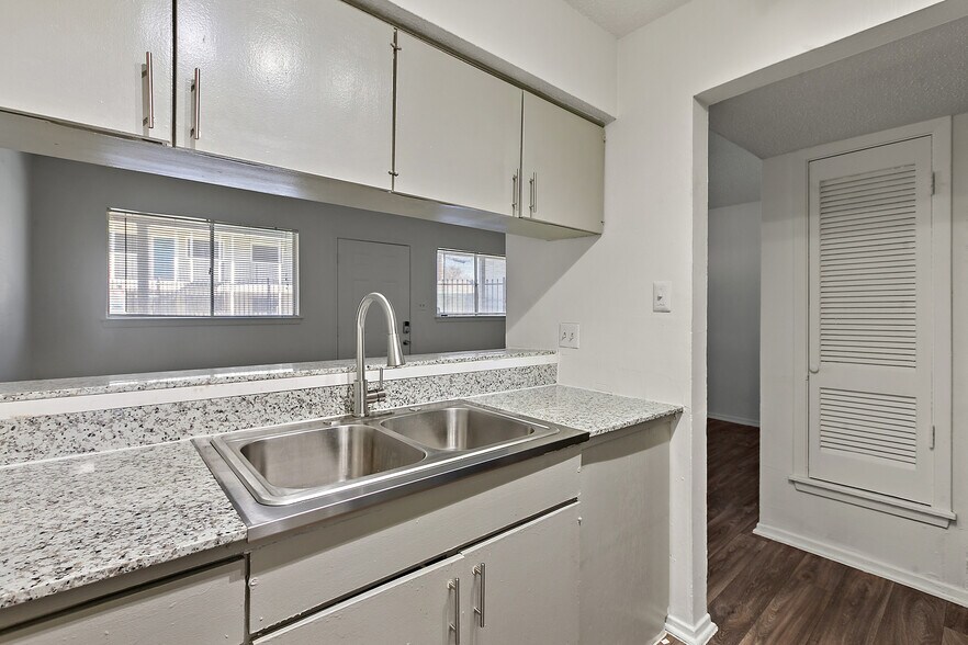 More Photos Of 8502 Dryfield Dr, Austin Apartments For Sale