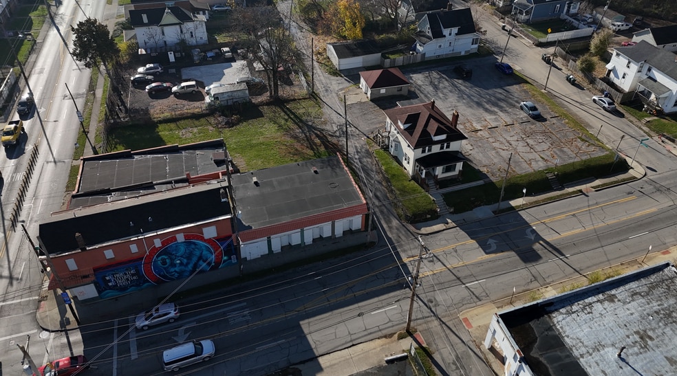 More Photos Of 369-371 S Central Ave, Columbus Bar For Sale