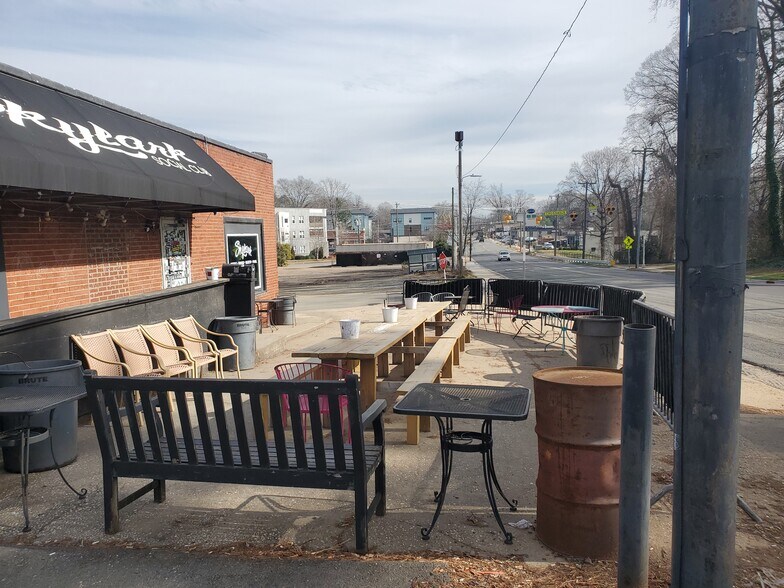 More Photos Of 2131 Central Ave, Charlotte Bar For Lease