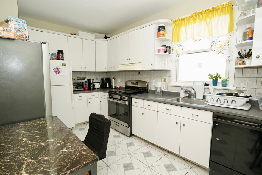 More Photos Of 149 Elmora Ave, Elizabeth Storefront Retail Residential For Sale