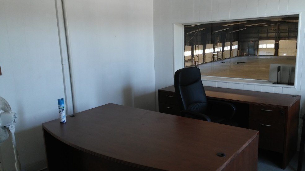 More Photos Of 2324 Eskow Ave, Halethorpe Warehouse For Lease