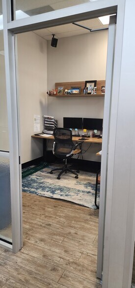 More Photos Of 217-219 E Washington St, Greenville Storefront Retail Office For Lease