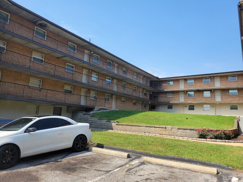 More Photos Of 9639-9640 Diamond Dr, Saint Louis Apartments For Sale