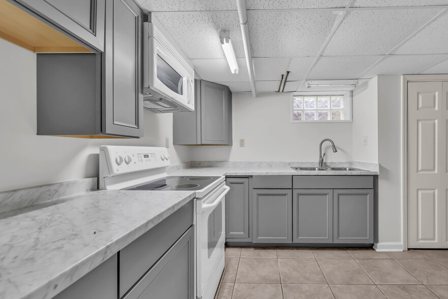 More Photos Of 1543 Madison St, Clarksville Specialty For Sale