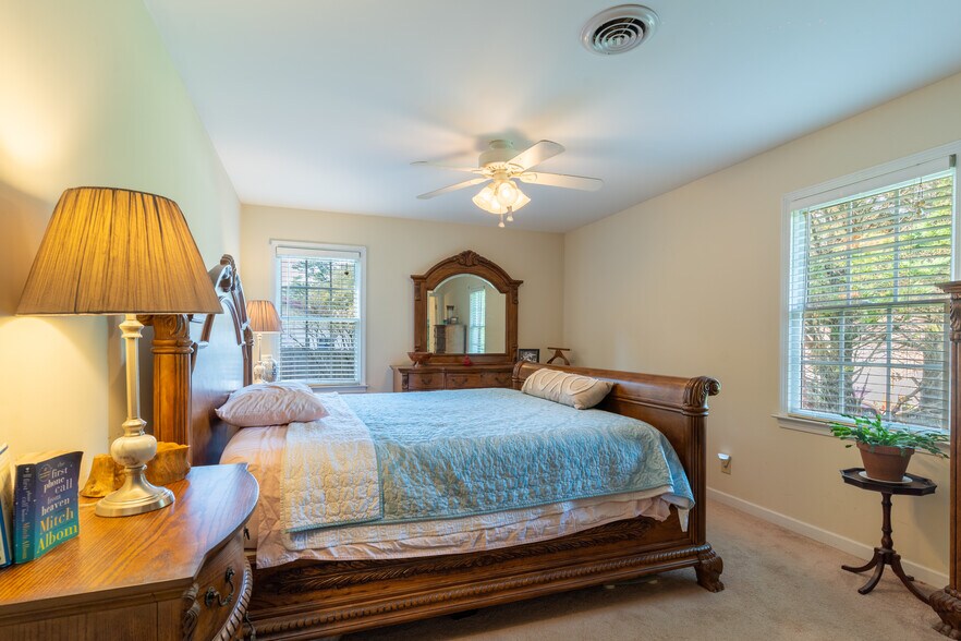 More Photos Of 1537 Jackson St, Locust Grove Office Residential For Sale