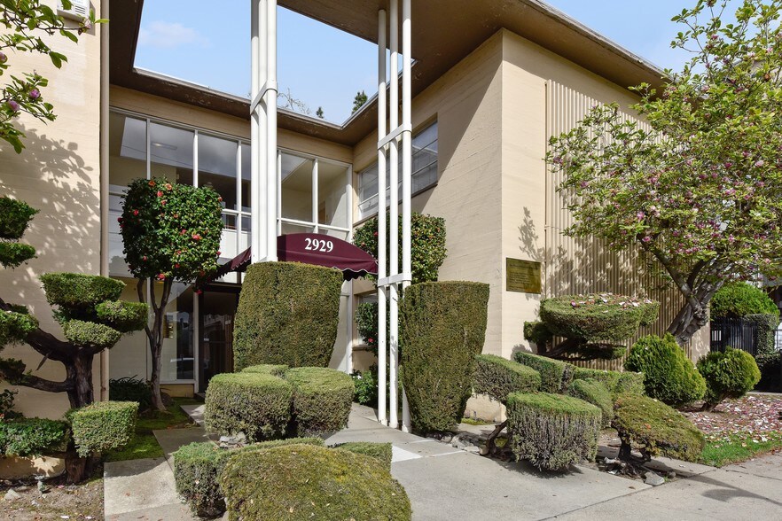 More Photos Of 2929 Summit St, Oakland Office For Lease