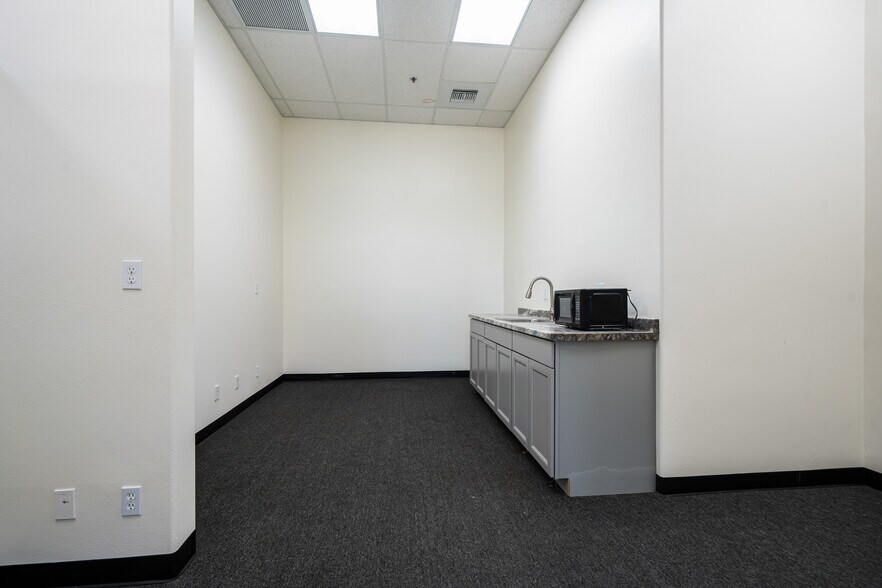 More Photos Of 70225 Highway 111, Rancho Mirage Storefront Retail Office For Lease