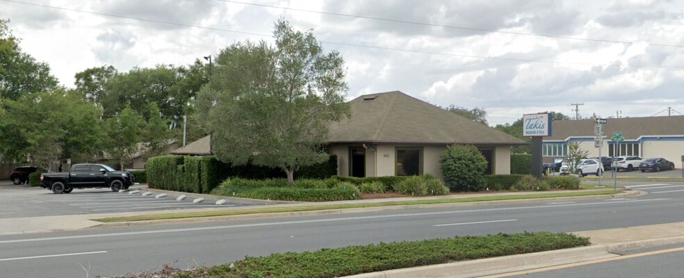 More Photos Of 1600 S Bay St, Eustis Restaurant For Sale