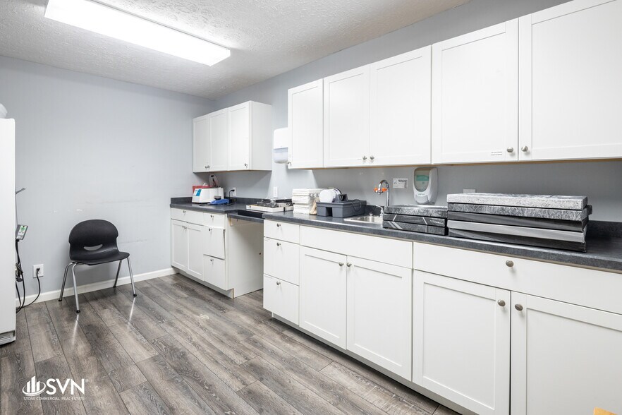 More Photos Of 1606 US Highway 27 N, Cynthiana Office For Lease