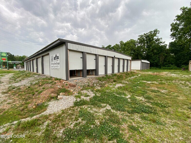 More Photos Of 818 McKinney, Neosho Self Storage For Sale