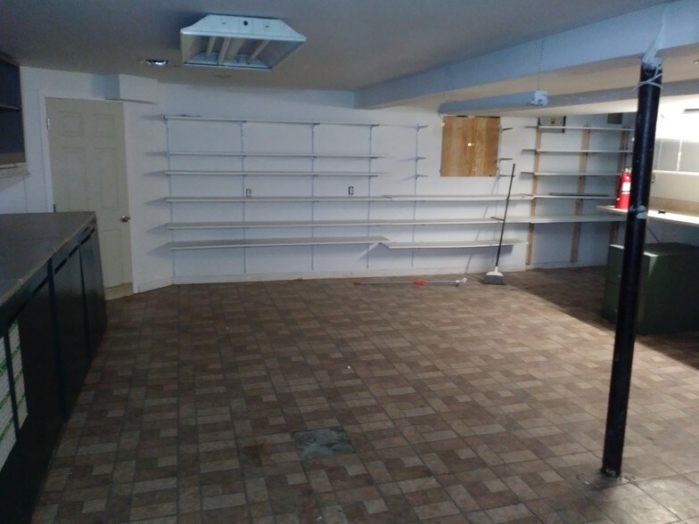 More Photos Of 14156 Eureka Rd, Southgate Freestanding For Sale