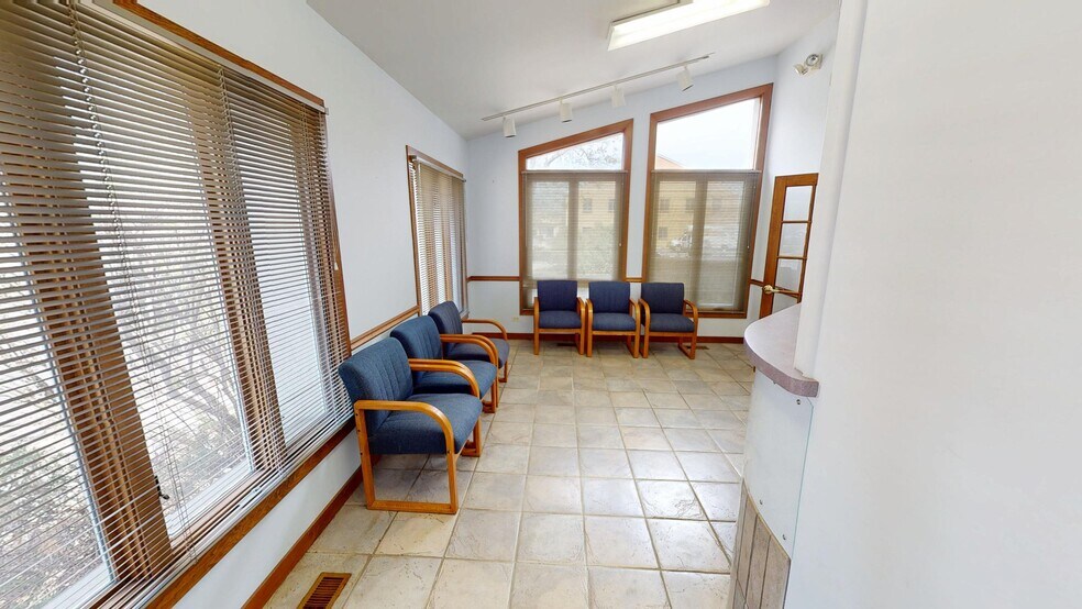 More Photos Of 1600 N Arlington Heights Rd, Arlington Heights Medical For Lease