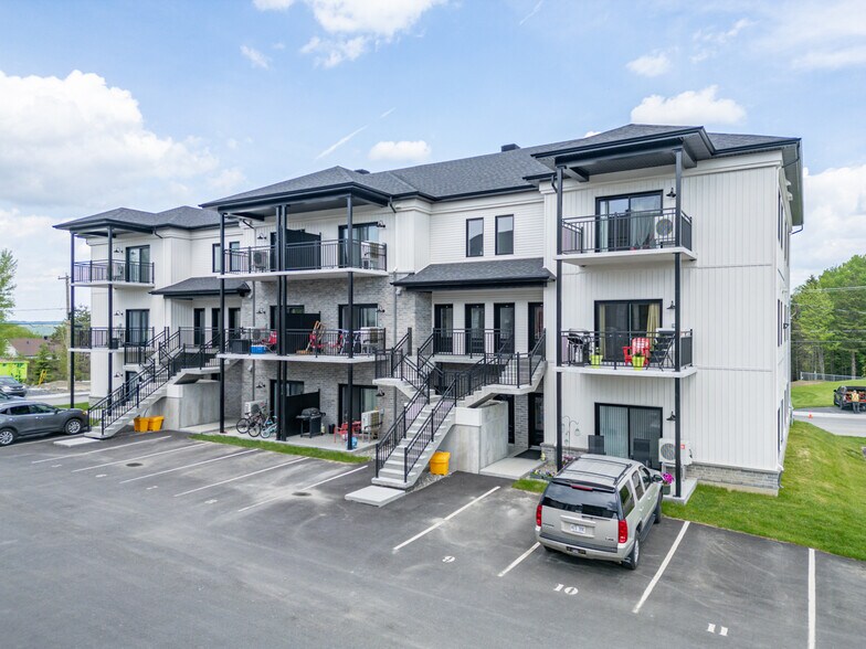 Primary Photo Of 765 Rue Rachel-Hébert, Coaticook Apartments For Sale