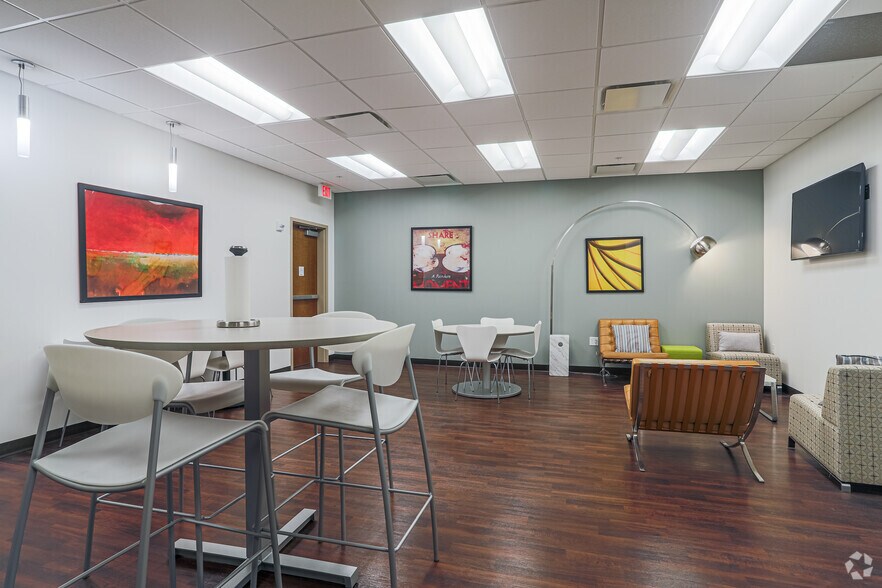 More Photos Of 1251 Eddy St, South Bend Coworking Space