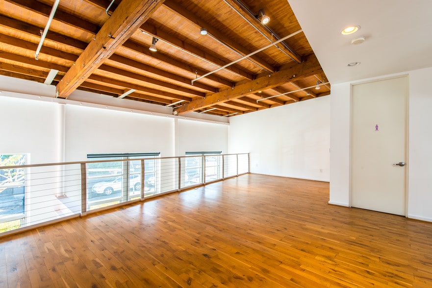 More Photos Of 2100 Abbot Kinney Blvd, Venice Office For Lease