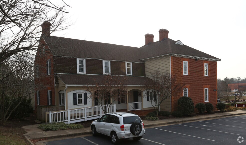More Photos Of 10003 Courtview Ln, Chesterfield Office For Lease