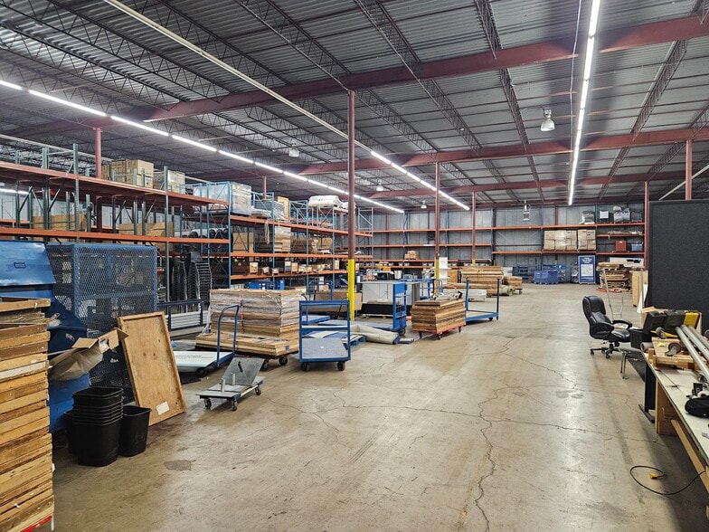 More Photos Of 3910 Groves Rd, Columbus Warehouse For Lease