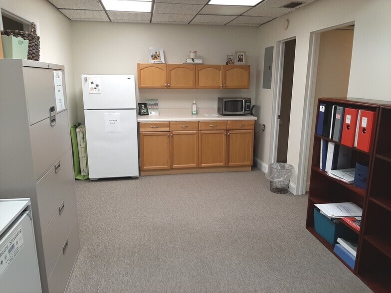 More Photos Of 1207 N Himes Ave, Tampa Office For Lease