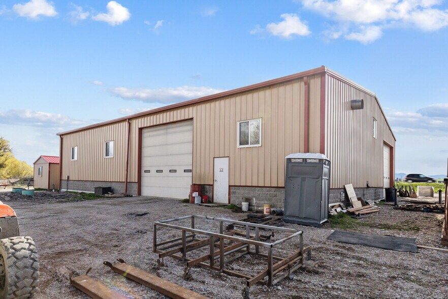 More Photos Of 34830 E Post Creek Rd, Saint Ignatius Manufacturing For Sale