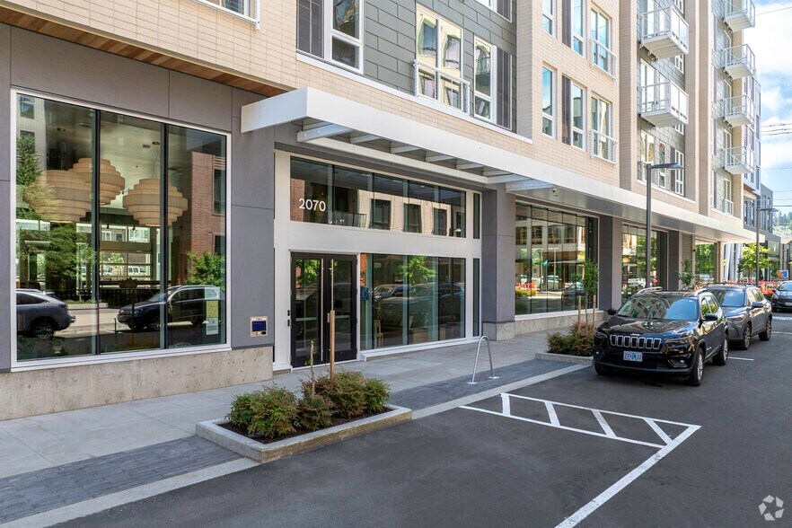 More Photos Of 2070 NW Quimby St, Portland Apartments For Lease