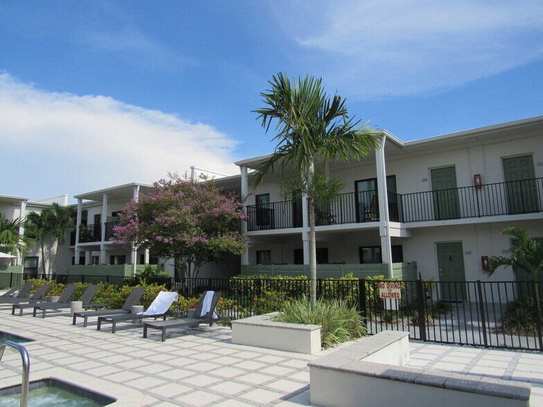 More Photos Of 115 S Lois Ave, Tampa Multifamily For Sale