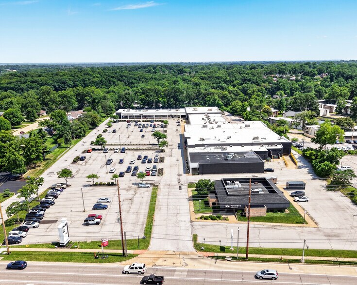 More Photos Of 9222-9280 Watson Rd, Crestwood General Retail For Lease