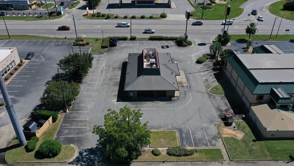 More Photos Of 251 Highway 49 N, Byron Restaurant For Lease