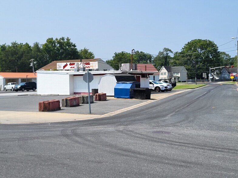 More Photos Of 100 Delaware Ave, Hurlock Restaurant For Sale