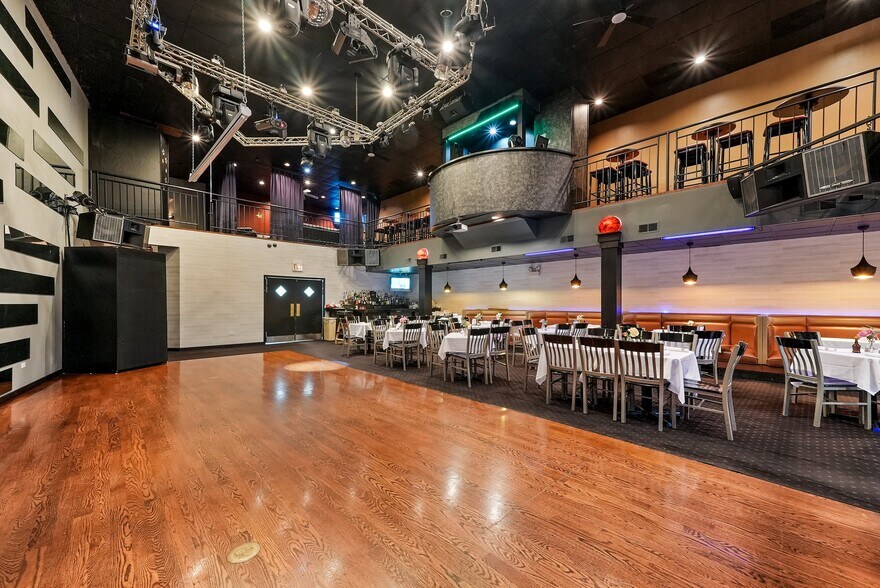 More Photos Of 5772 S Archer Ave, Chicago General Retail For Sale